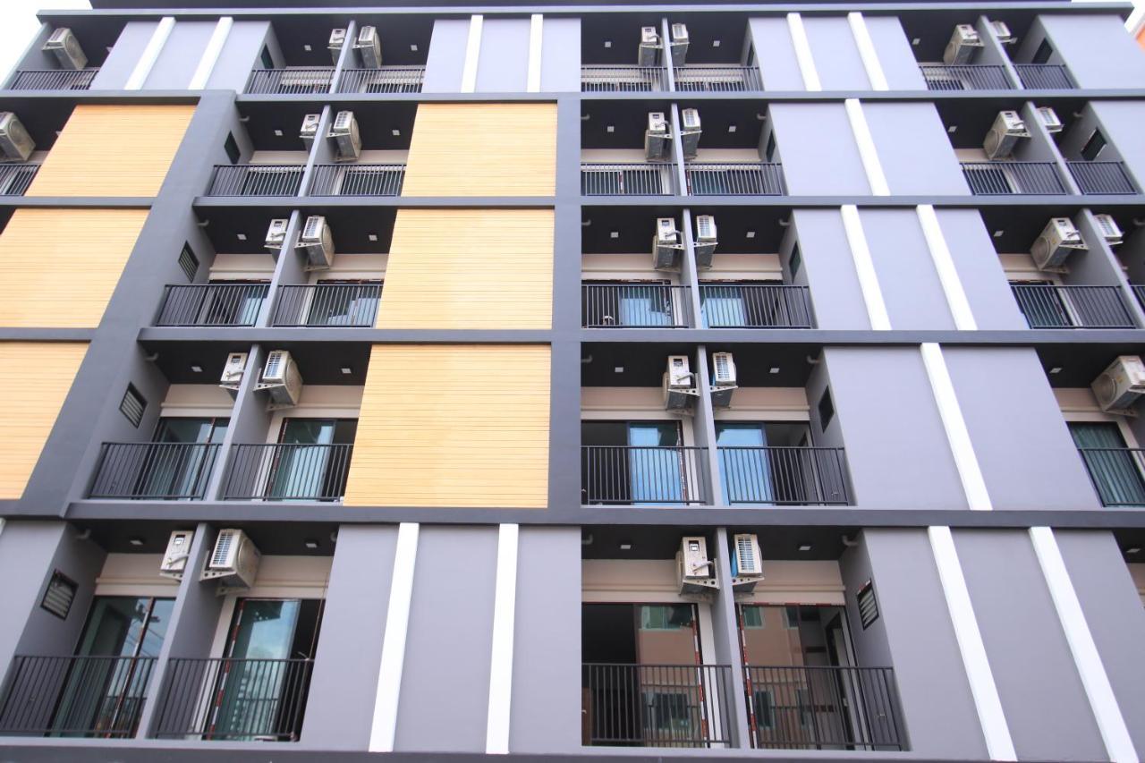Tata House Aparthotel Bangkok Exterior photo